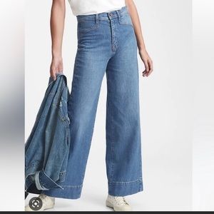 GAP High Rise / Sky High Waisted, Wide Leg Jean, US 2, US 26